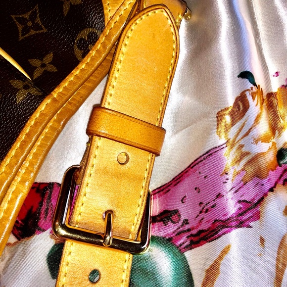 COPY - Authentic Louis Vuitton PM Galleria - Picture 10 of 16